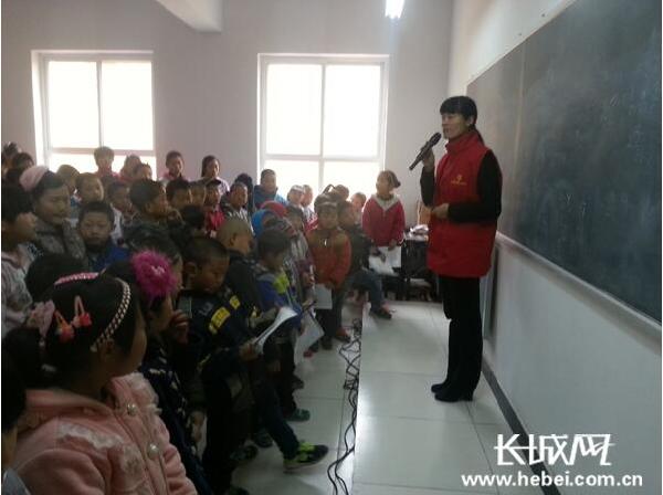 赵教师讲授弟子规